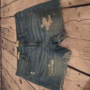 Universal Thread Shorts